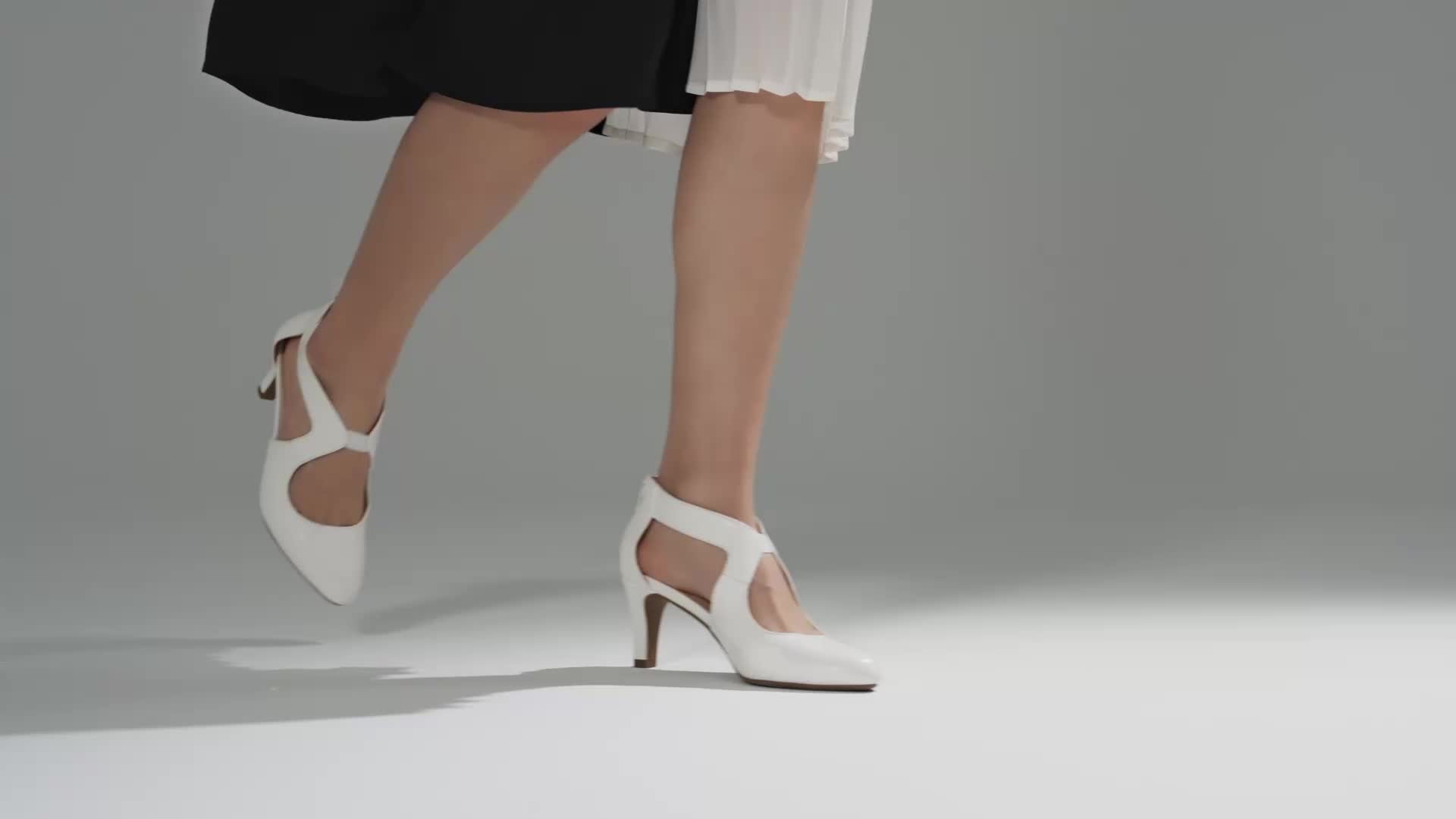 Noa - Pointed Toe Kitten Heels