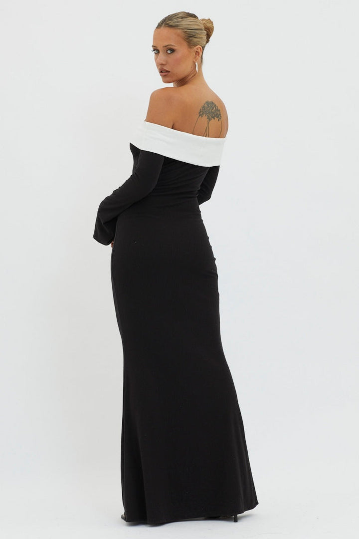 Adriana - Long Off-Shoulder Knit Dress